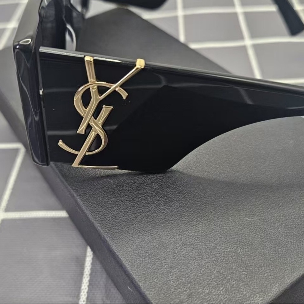 Yves Saint Laurent Black Sunglasses with Gold Logo - Picture 4 of 6